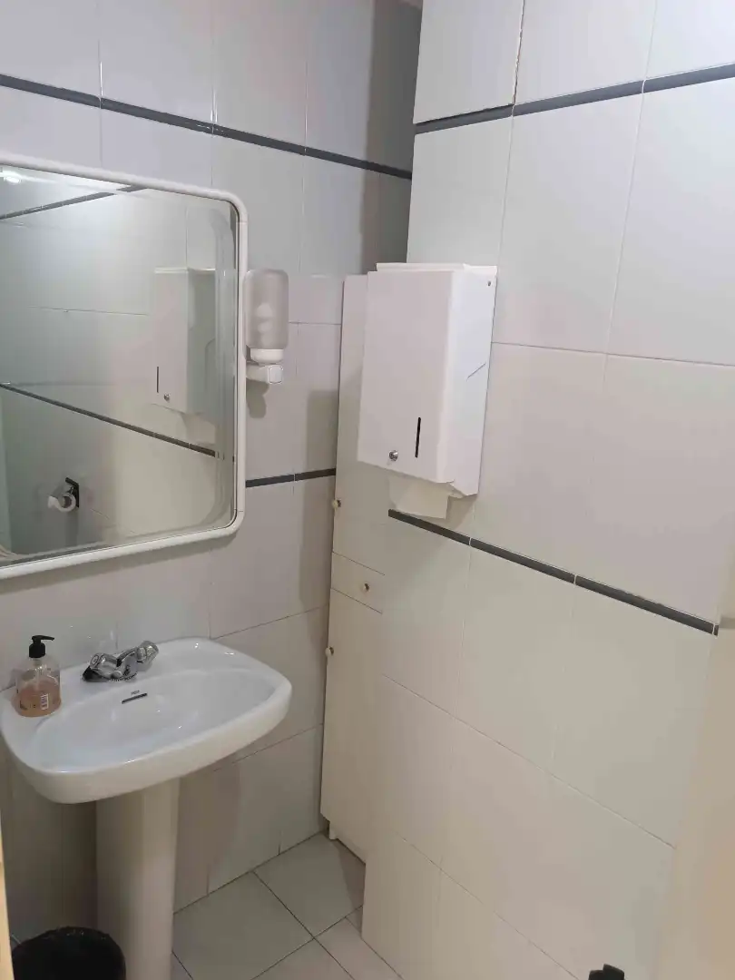 Baño de Nave industrial en venta en Derio