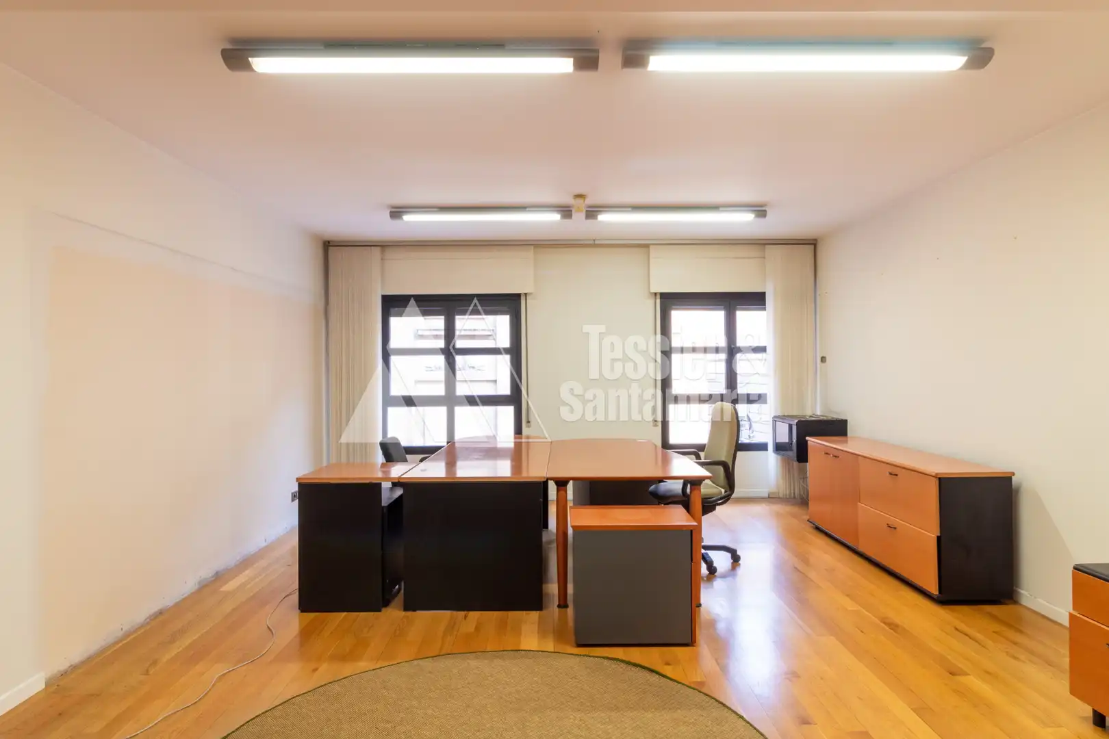 Büro zur Miete in Gijón  mit Heizung und Möbliert