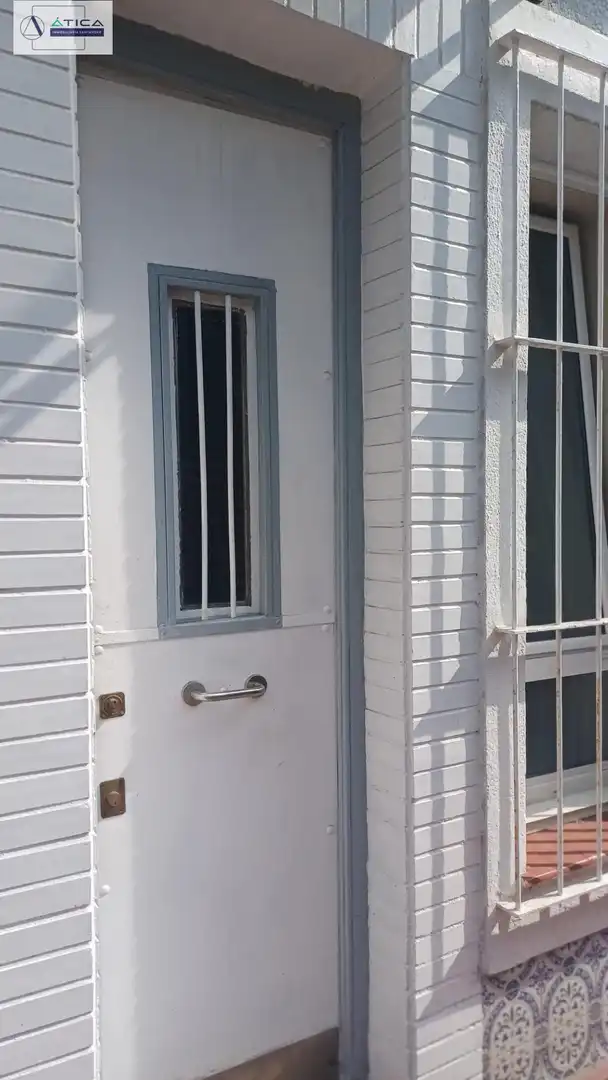 Vista exterior de Casa o xalet en venda en Santander amb Jardí privat, Terrassa i Moblat