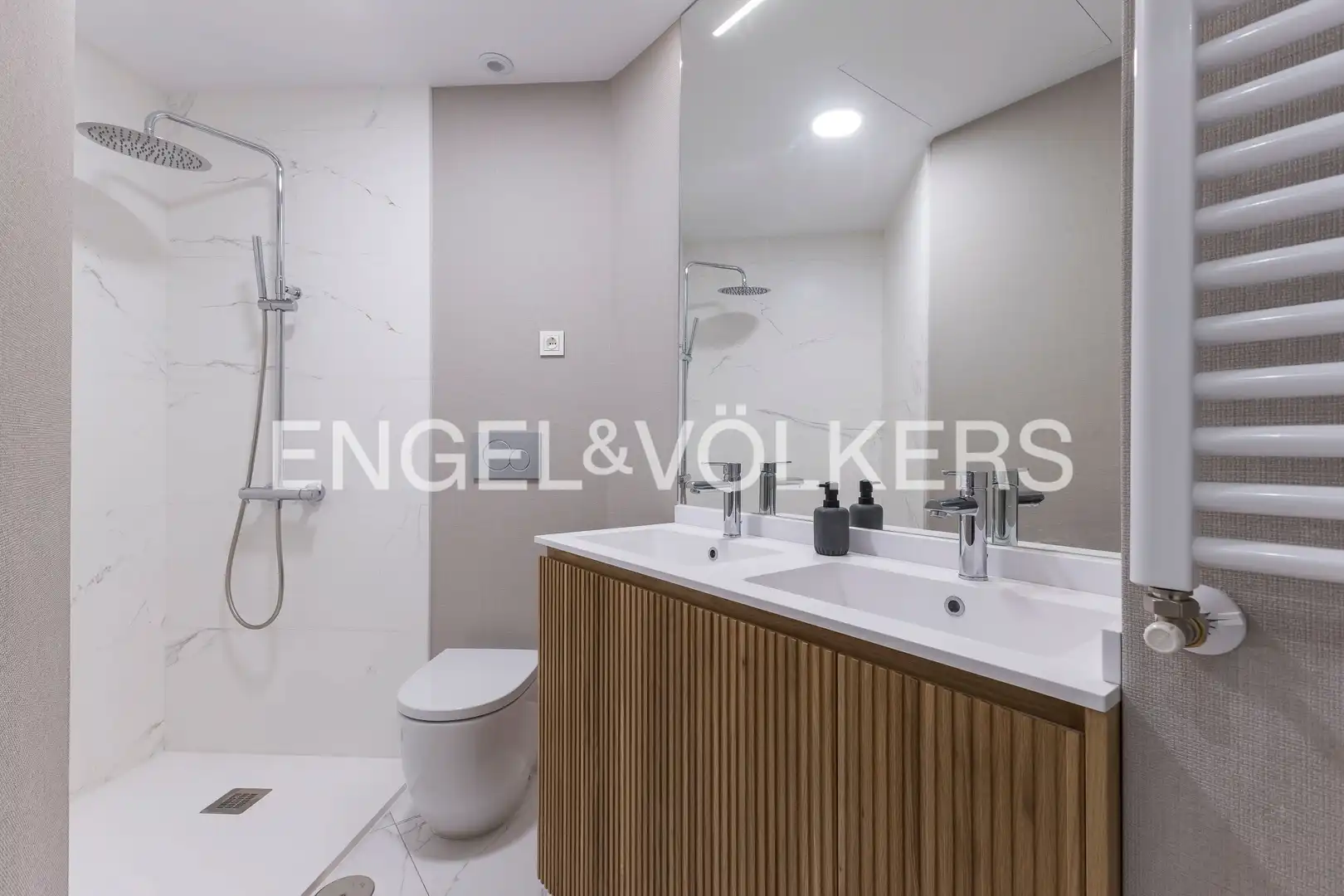 Flat for rent in Evaristo San Miguel, Argüelles