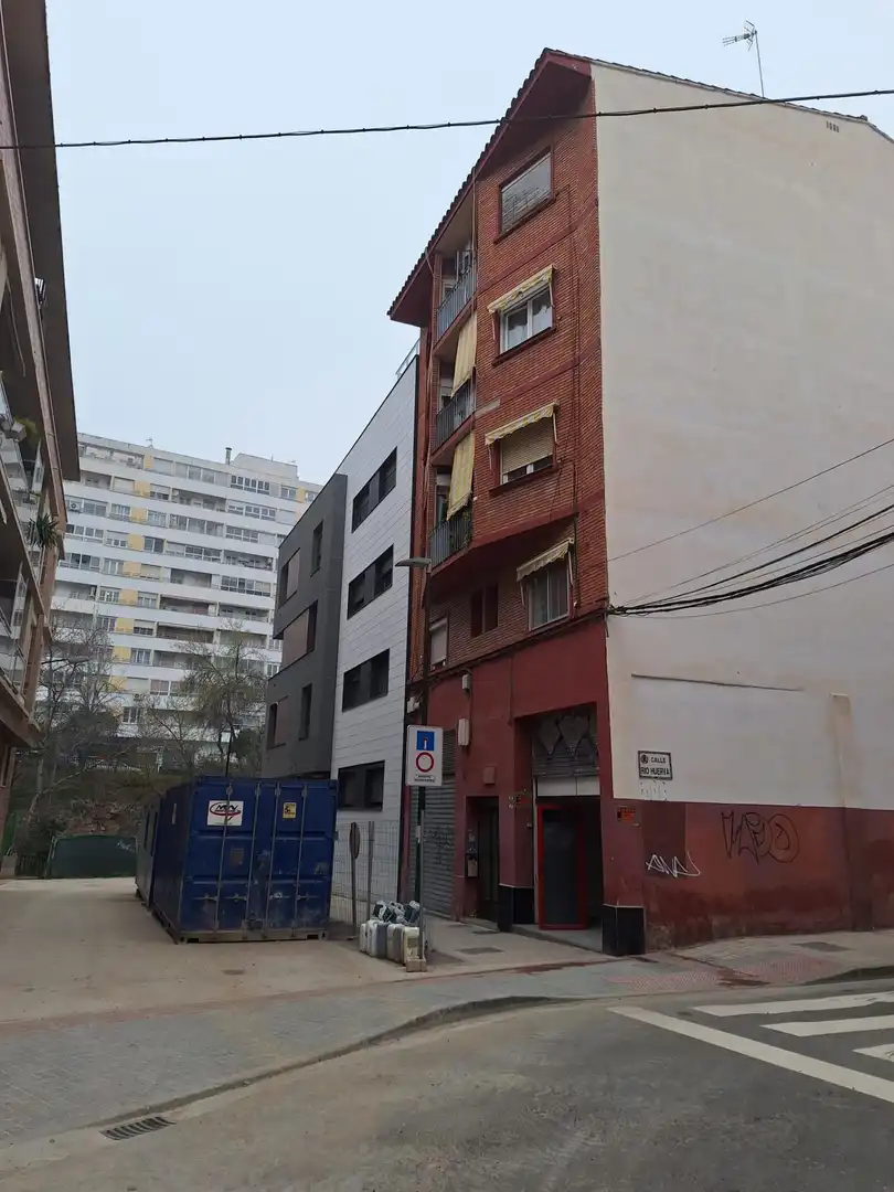 Local comercial de lloguer a Calle LUZ, imagen 2
