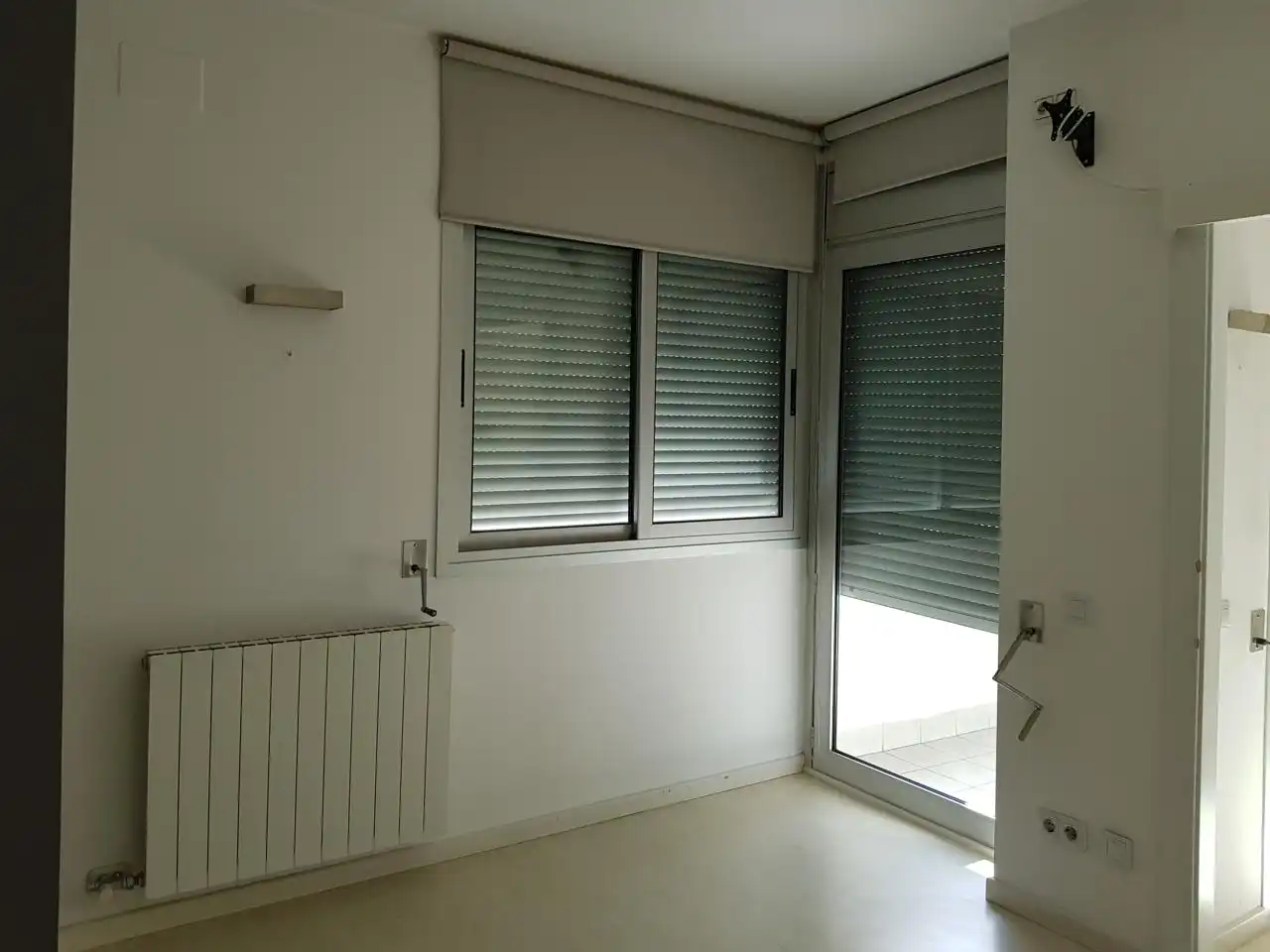 Ground floor for rent in Terrassa  with Air Conditioner and Heating