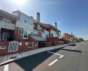 Exterior view of Single-family semi-detached to rent in Salamanca Capital  with Heating, Private garden and Parquet flooring