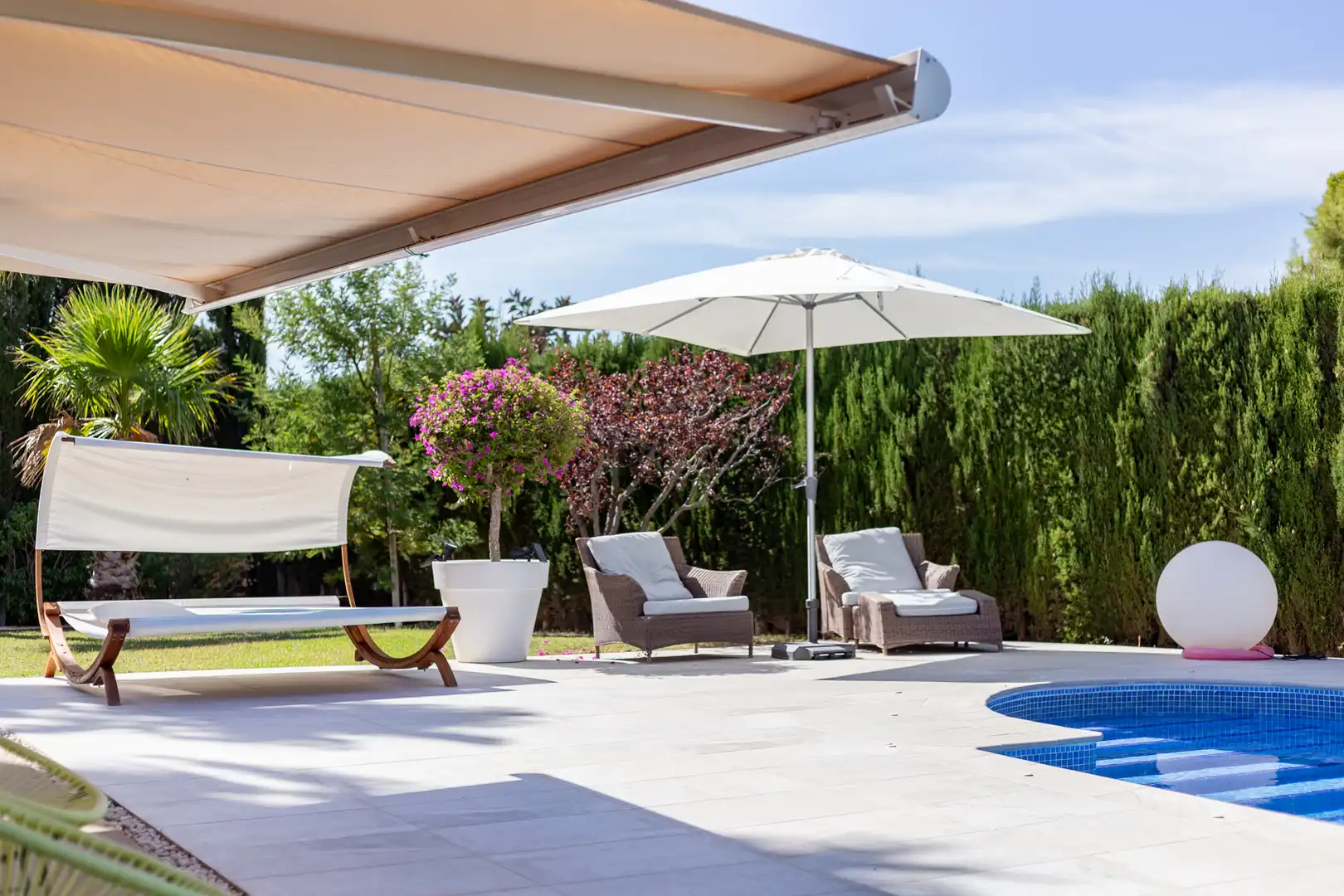 Villa con piscina in vendita a Carrer de Salvador Ventosa i Pina 1, imagen 6