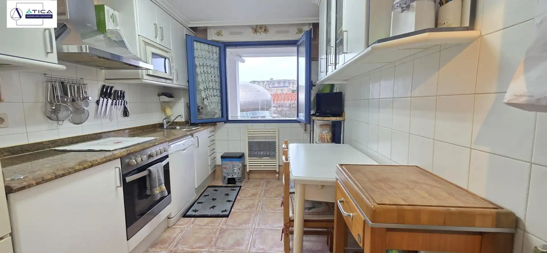 Cocina de Piso en venta en Santander con Calefacción