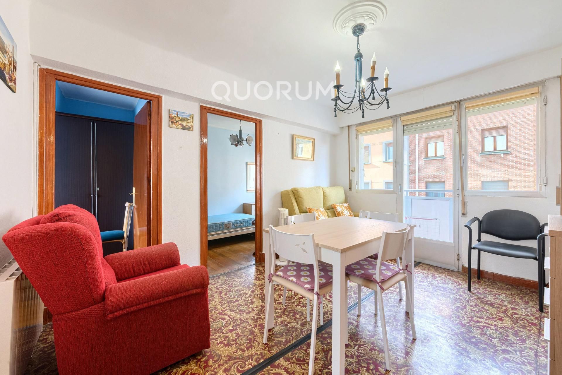 Habitación de Piso en venta en Basauri  con Trastero y Balcón