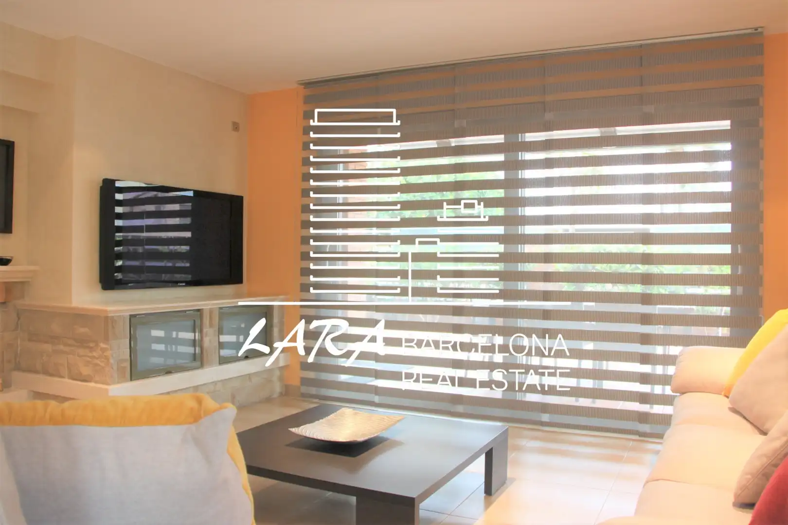 Sala de estar de Casa o chalet de alquiler con opción a compra en Viladecans con Aire acondicionado, Calefacción y Jardín privado