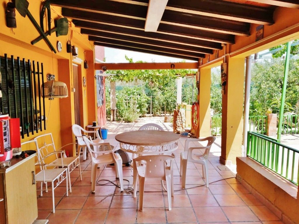 Terrace of House or chalet for sale in Calles  with Private garden, Terrace and Storage room
