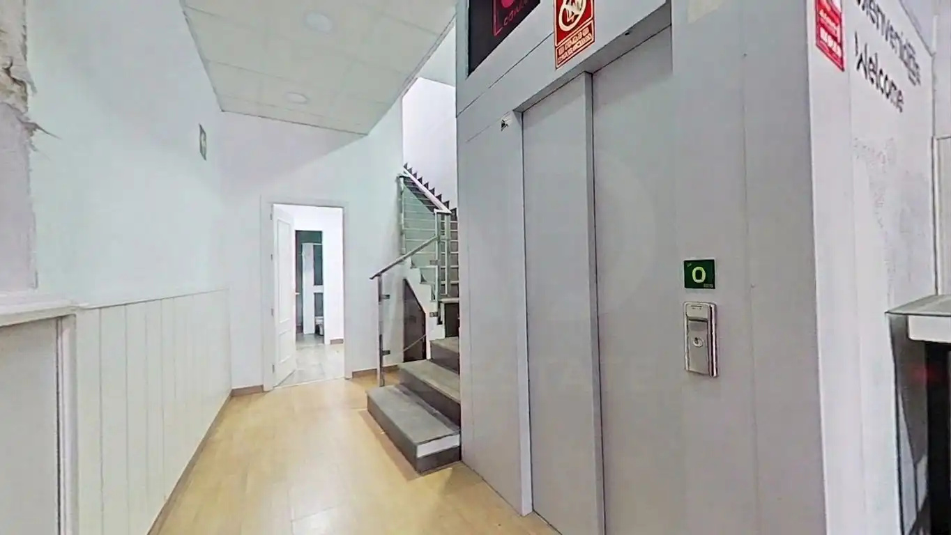 Local comercial en venta en Centro - Calzada - Cabo Noval, imagen 6