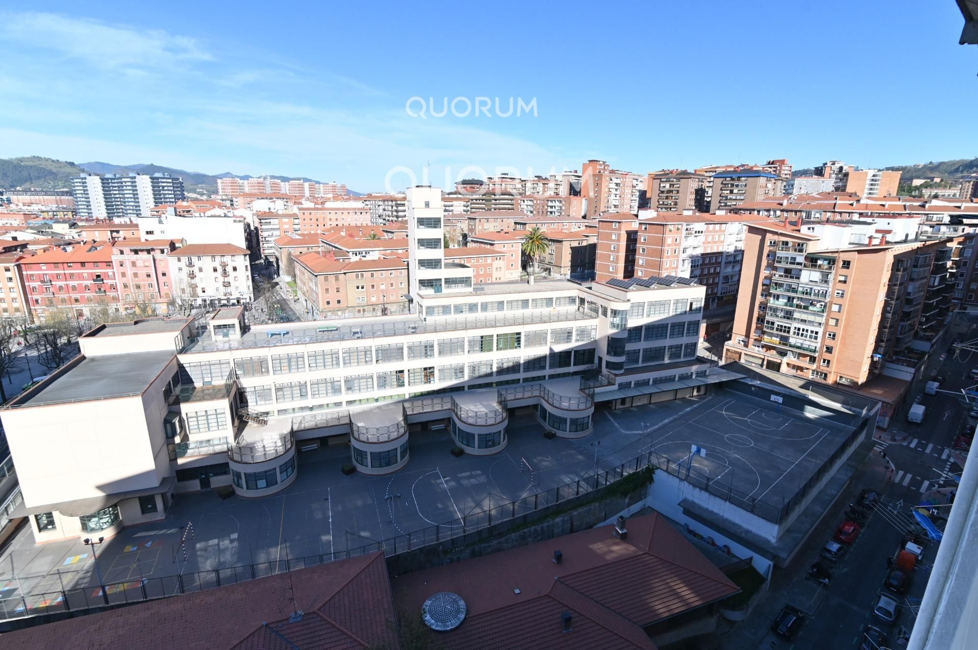 Vista exterior de Piso en venta en Bilbao  con Calefacción