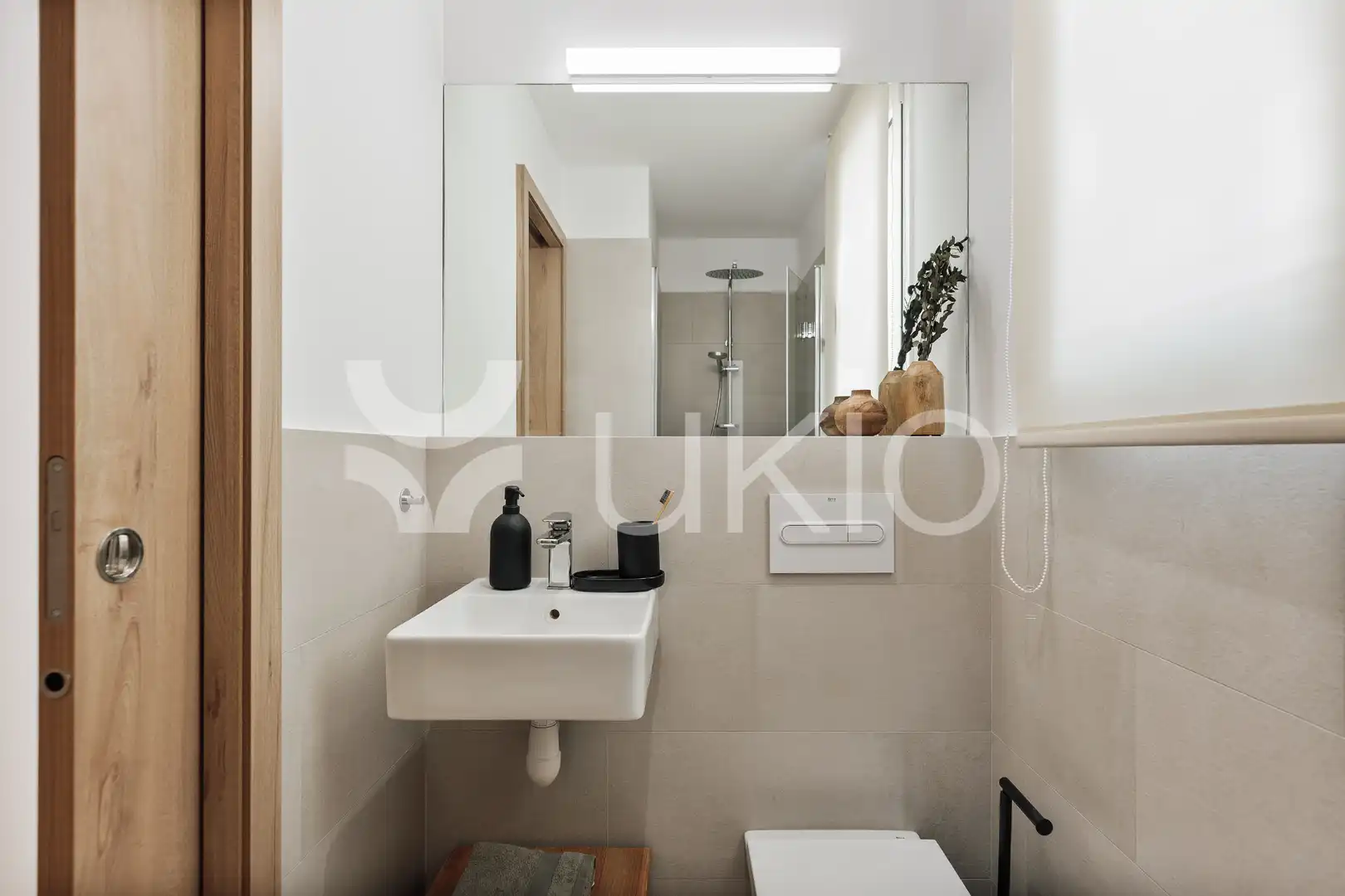 Bany de Apartament de lloguer en Barcelona amb Aire condicionat, Calefacció i Moblat