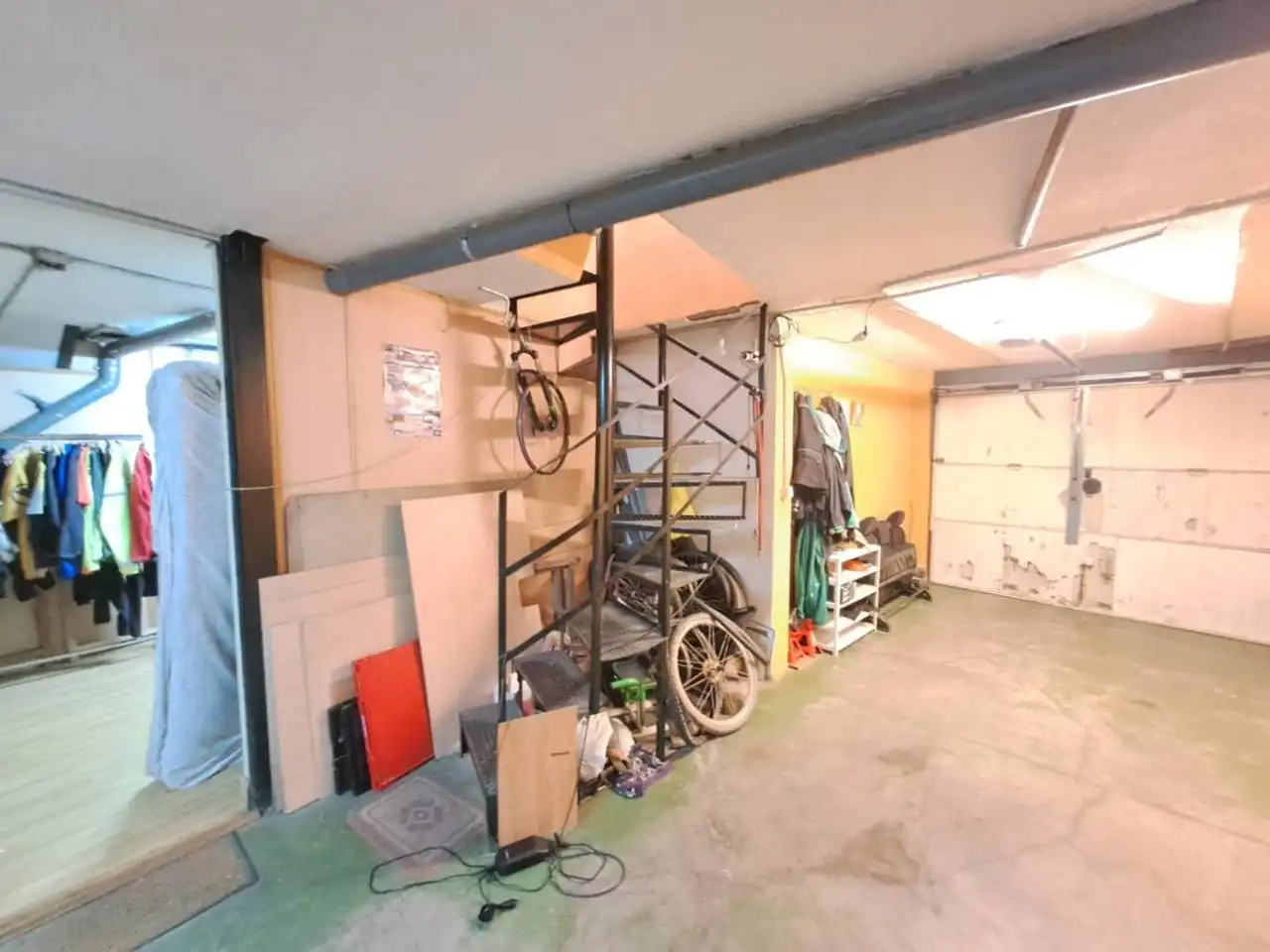 Casa adosada en venta en Burgos con Calefacción, Jardín privado y Parquet