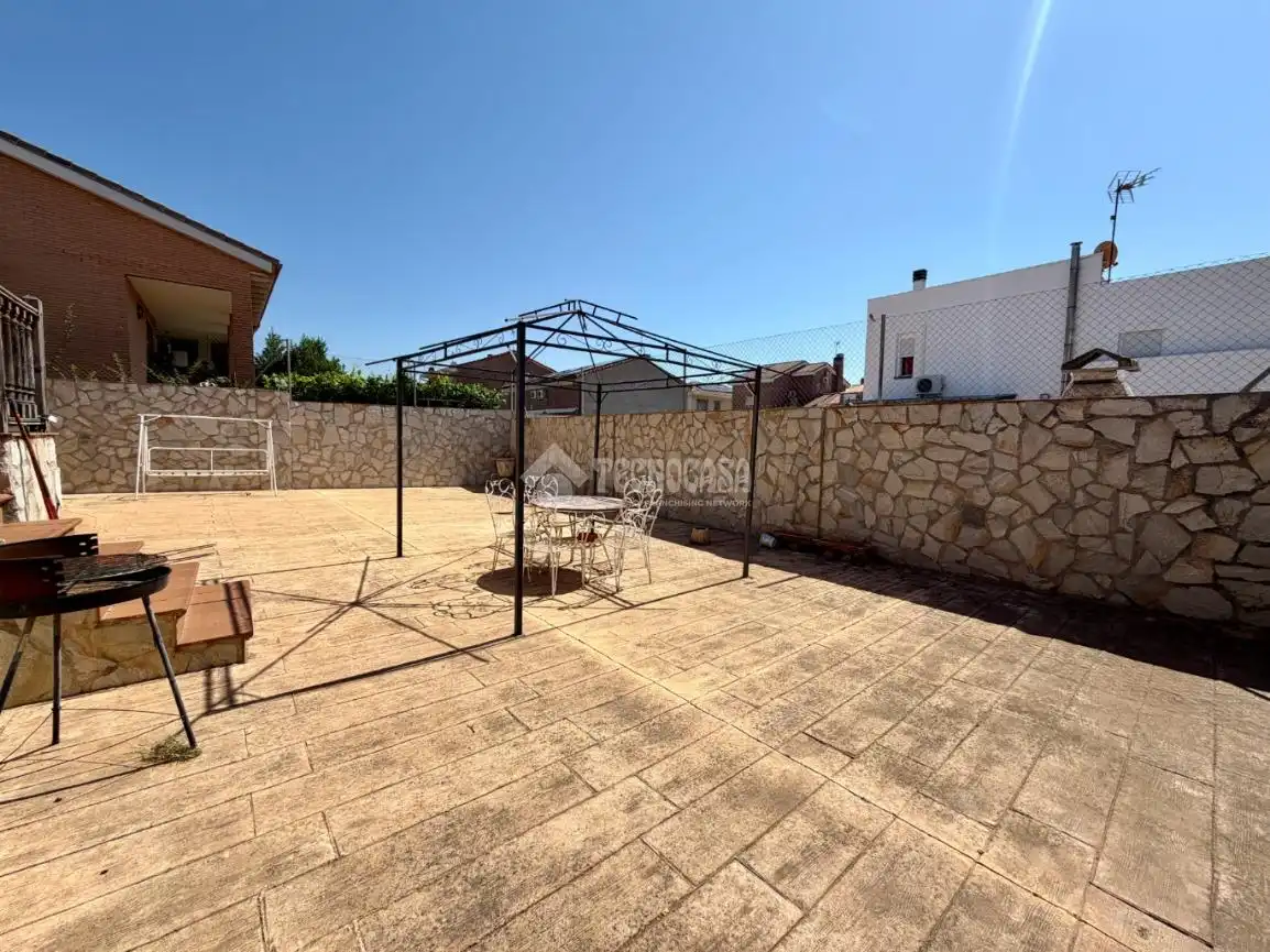 Terraza de Casa adosada en venta en Villanueva de la Torre con Jardín privado, Terraza y Balcón