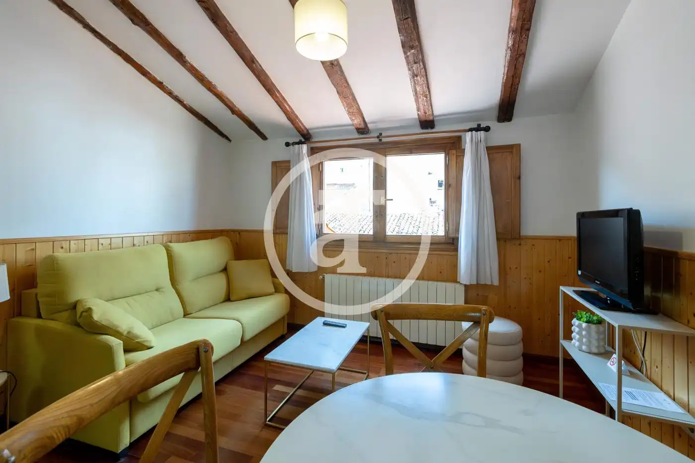 Sala de estar de Ático de alquiler en Madrid con Aire acondicionado, Calefacción y Amueblado