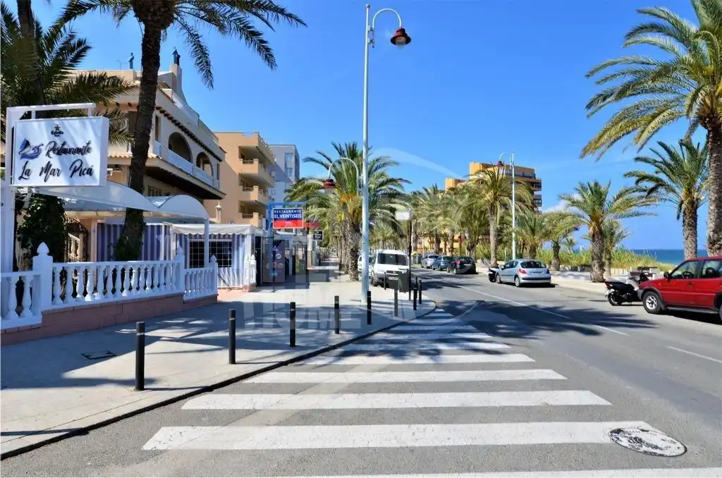 Vista exterior de Apartament en venda en Elche / Elx amb Aire condicionat, Calefacció i Jardí privat
