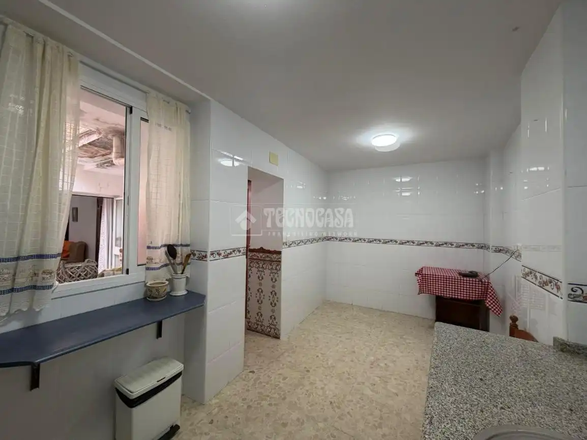 Kitchen of Houses for sale in Sevilla  with Terrace and Balcony