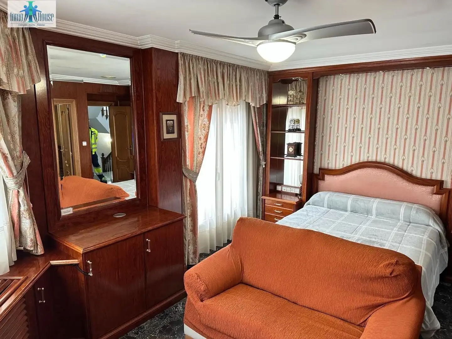Bedroom of Attic for sale in Almansa  with Air Conditioner, Private garden and Terrace
