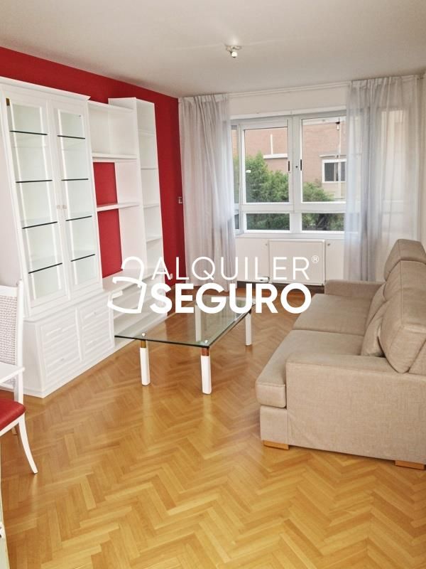 Sala d'estar de Pis de lloguer en Torrejón de Ardoz amb Calefacció i Moblat