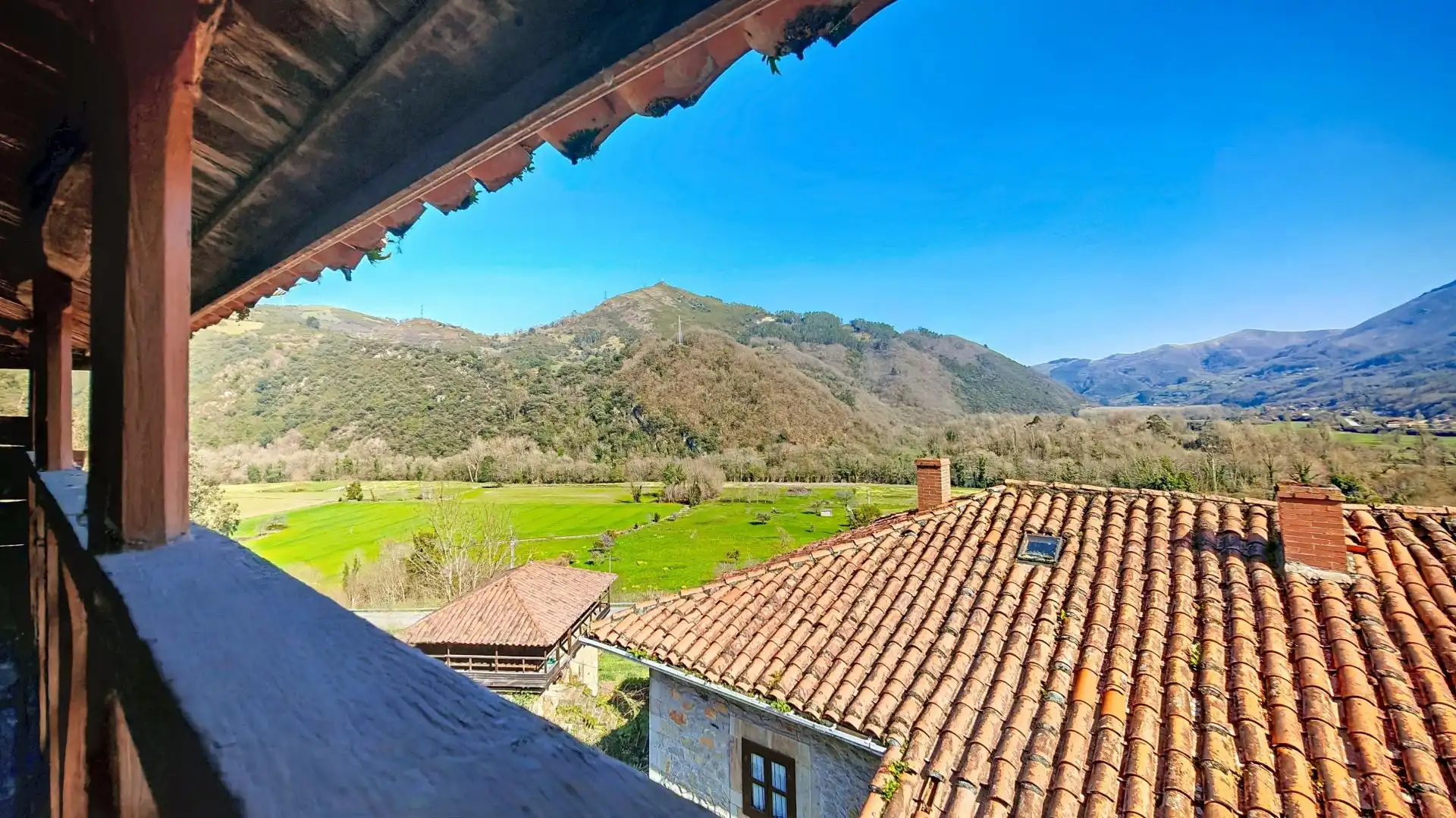 Exterior view of Detached homes for sale in Belmonte de Miranda
