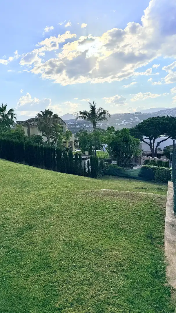 Wohnung zum Verkauf in Marbella mit Klimaanlage, Terrasse und Abstellraum