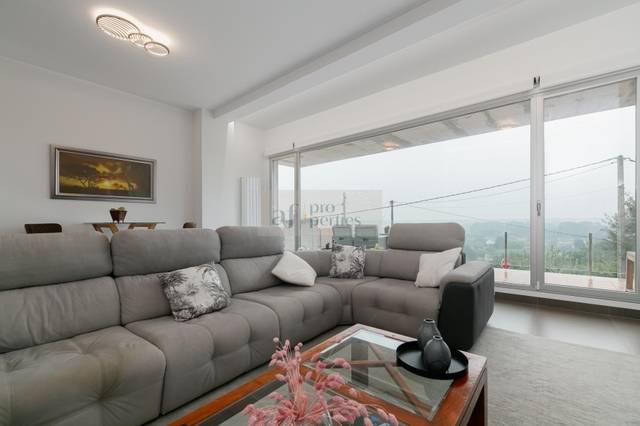 Casa-chalet en Venta en  Dos Pazos en Camos