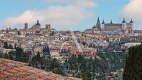 Vista exterior de Casa o xalet en venda en  Toledo Capital amb Terrassa, Piscina i Balcó