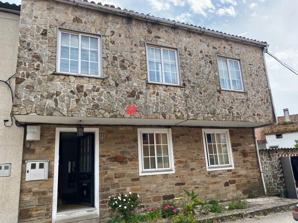Exterior view of House or chalet for sale in Santiago de Compostela   with Heating, Private garden and Storage room