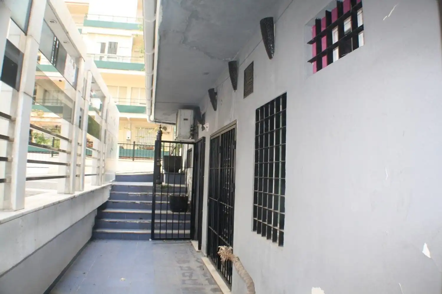 Business premises for sale in Calle Hermanos Salom, imagen 2