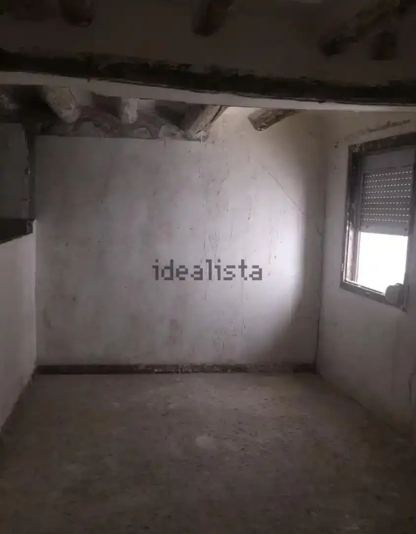 Habitación de Casa adosada en venta en Azuara