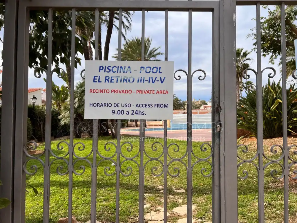 Piscina de Apartamento de alquiler en Dénia con Aire acondicionado, Jardín privado y Piscina
