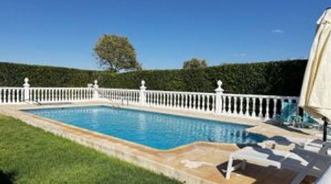 Chalet independiente con piscina, jardín y apartamento de invitados
