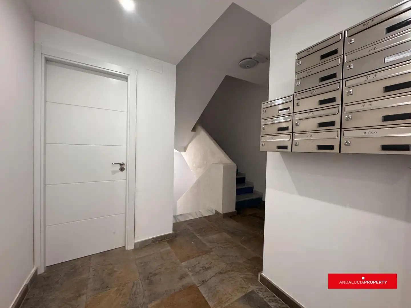 Wohnung zur Miete in Sorvilán mit Klimaanlage, Heizung und Privatgarten