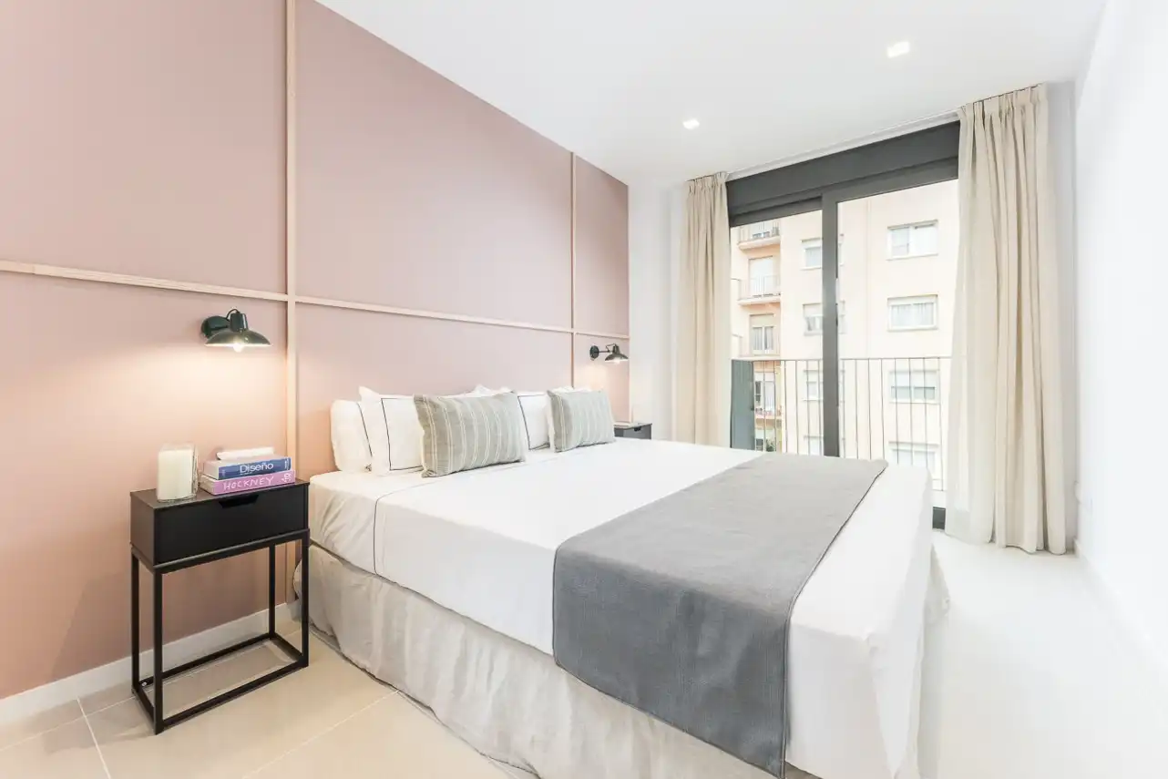 Dormitori de Apartament de lloguer en Barcelona amb Aire condicionat, Calefacció i Terrassa
