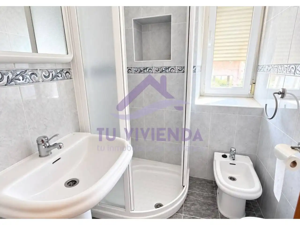Bathroom of Houses for sale in Villaluenga de la Vega, Palencia