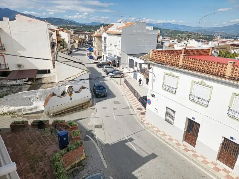 Vista exterior de Casa adosada en venda en Alhaurín El Grande amb Terrassa