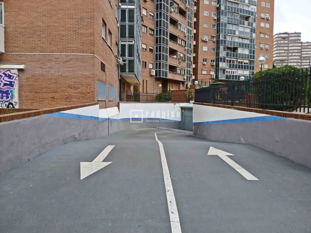 Vista exterior de Garatge en venda en Madrid