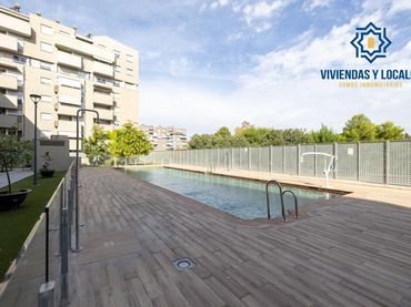 Pis amb piscina en venda a Avenida Avenida Ilustración