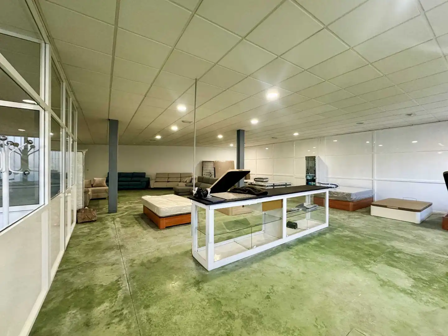 Commercial properties for sale in Gilena
