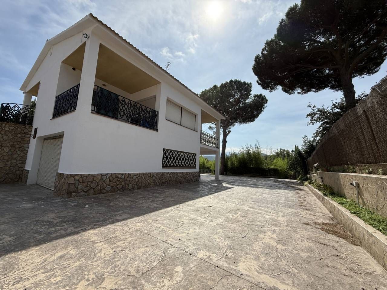 Vista exterior de Casa o xalet en venda en Riells i Viabrea amb Jardí privat i Terrassa