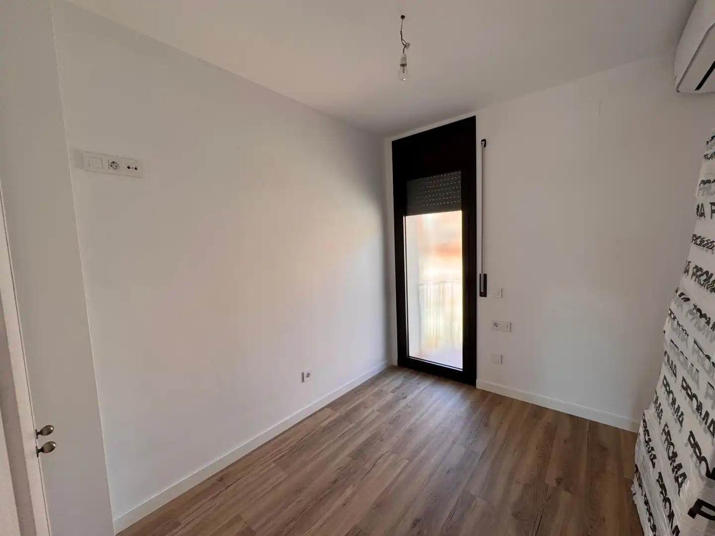 Habitación de Casa adosada en venta en Cubelles con Aire acondicionado, Terraza y Piscina comunitaria