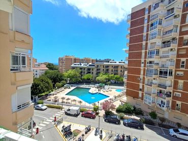 Apartamento con piscina en venta en Luis Vives 3
