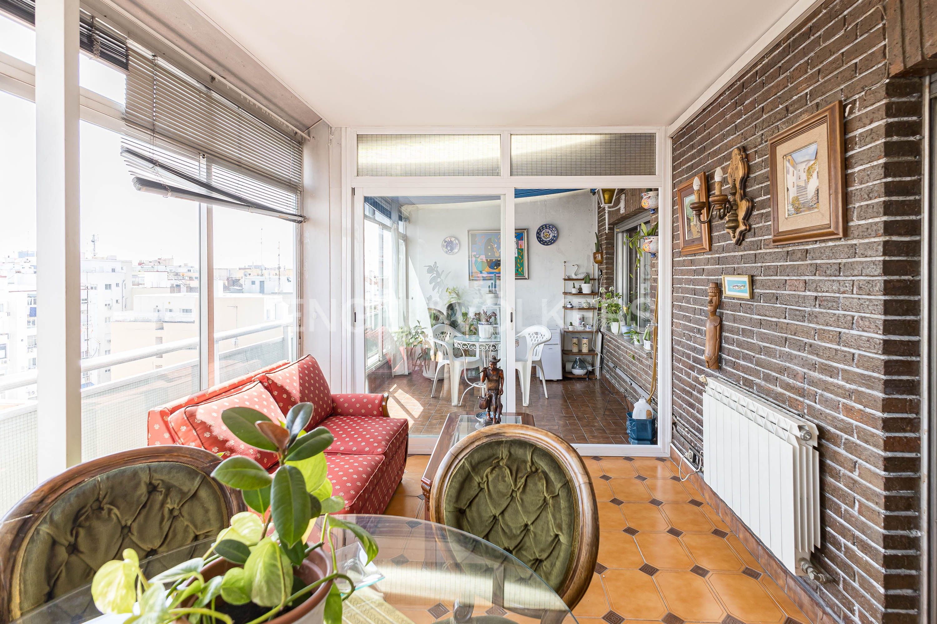 Sala d'estar de Àtic en venda en  Madrid Capital amb Aire condicionat, Calefacció i Terrassa