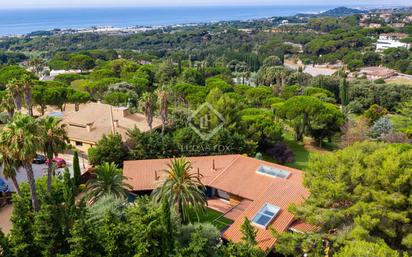 Vista exterior de Casa o xalet en venda en Sant Vicenç de Montalt amb Aire condicionat, Calefacció i Jardí privat