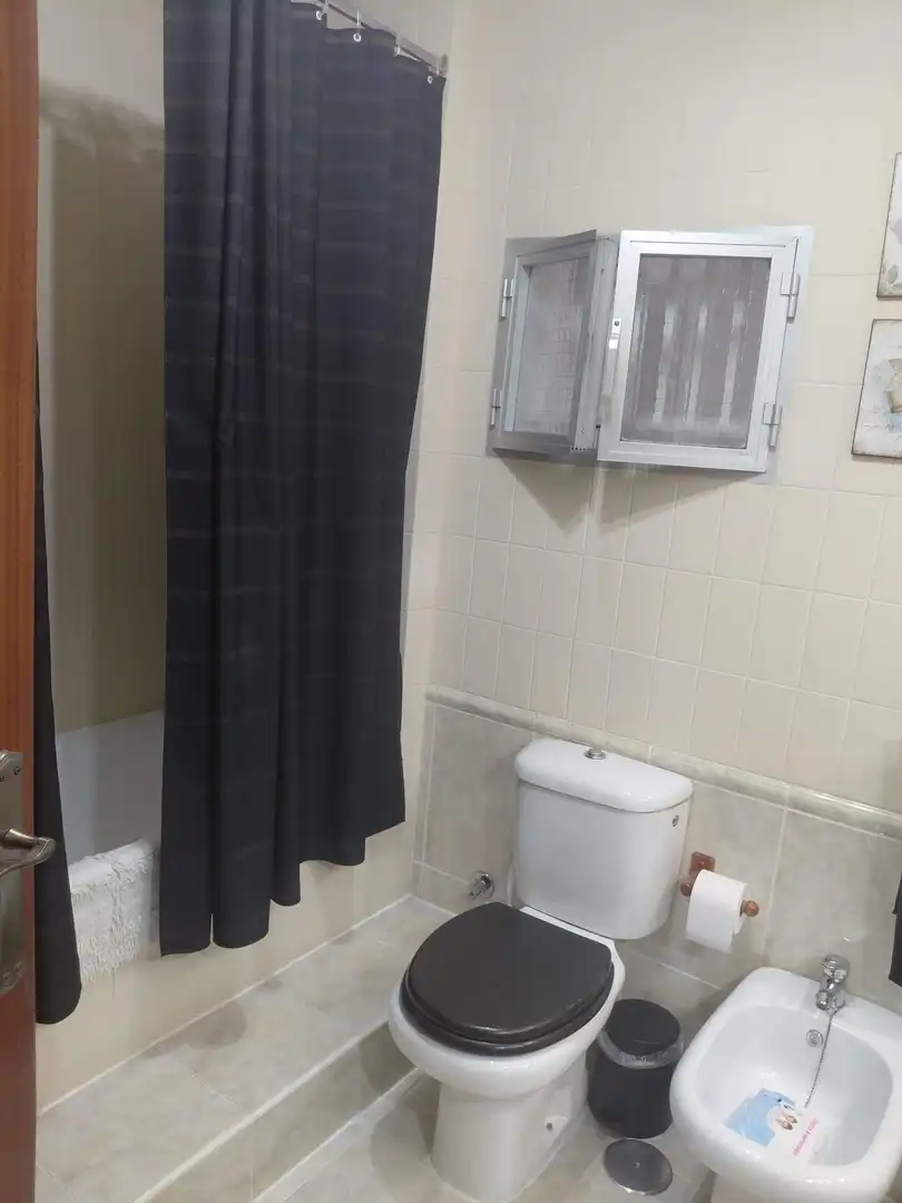 Bathroom of Flat for sale in Sevilla  with Air Conditioner, Heating and Terrace