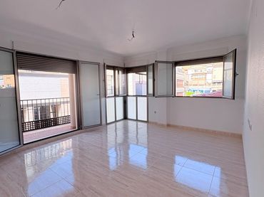 Piso con ascensor en venta en Petrer