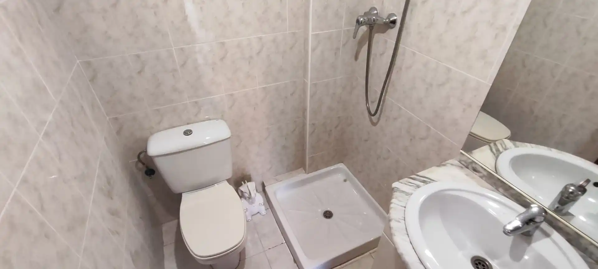 Badezimmer von Haus oder Chalet zum Verkauf in Torrelavega  mit Heizung, Privatgarten und Terrasse