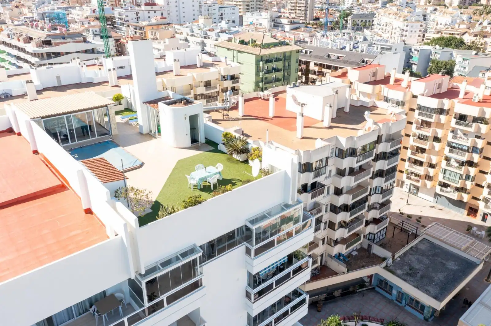 Terrasse von Dachboden zur Miete in Fuengirola mit Klimaanlage, Heizung und Terrasse