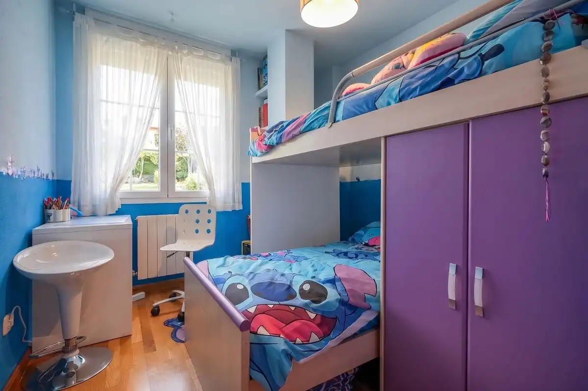 Habitación de Casa adosada en venta en Guadalajara con Aire acondicionado, Calefacción y Terraza