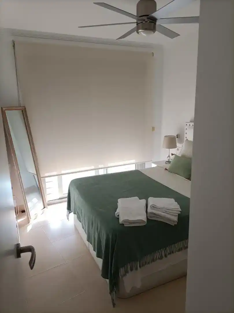 Dormitori de Apartament de lloguer en Águilas amb Aire condicionat, Moblat i Forn
