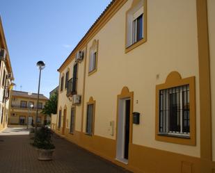 Vista exterior de Casa adosada en venda en Castilleja del Campo amb Terrassa i Balcó